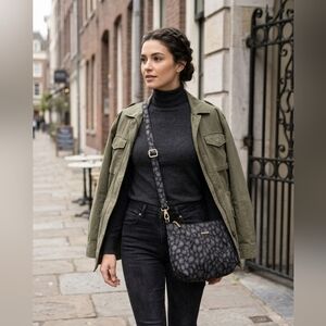 Travelon RFID Animal Print Black Gray Leopard  Crossbody Anti Theft Purse EUC